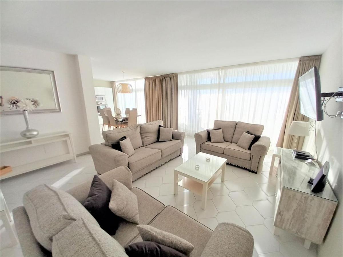 Miraflores Beachfront Penthouse *