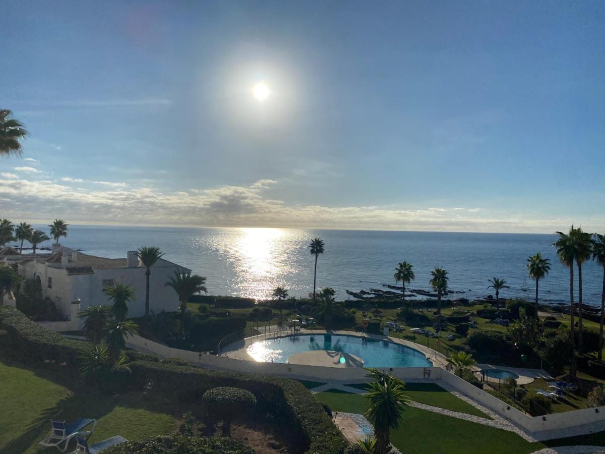Miraflores Beachfront Penthouse Apartament Sitio de Calahonda