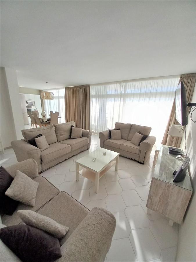 Miraflores Beachfront Penthouse Apartament *